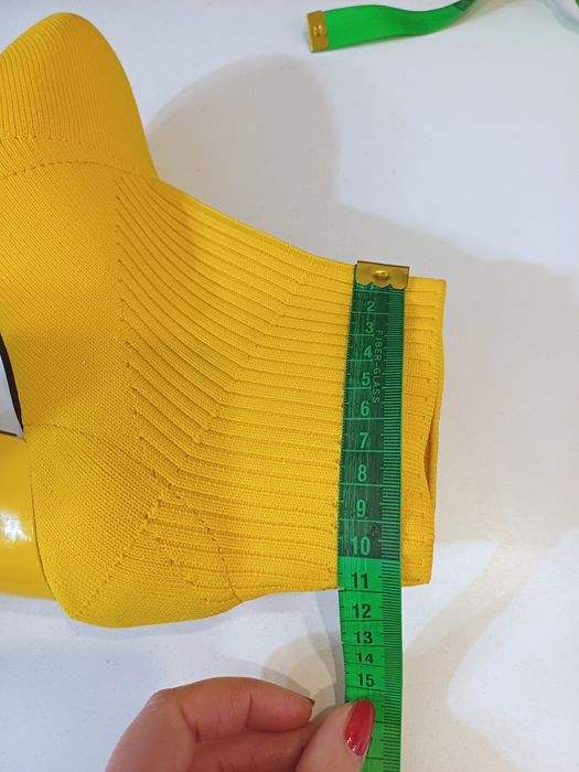 Stylowe żółte botki Shein rozmiar 35 – nowe, wyjątkowe!