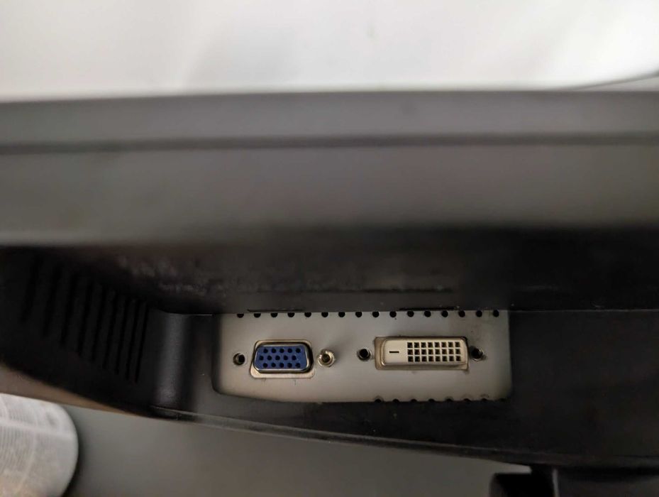 Monitor Samsung SyncMaster 2243BW – 22 cale, sprawny