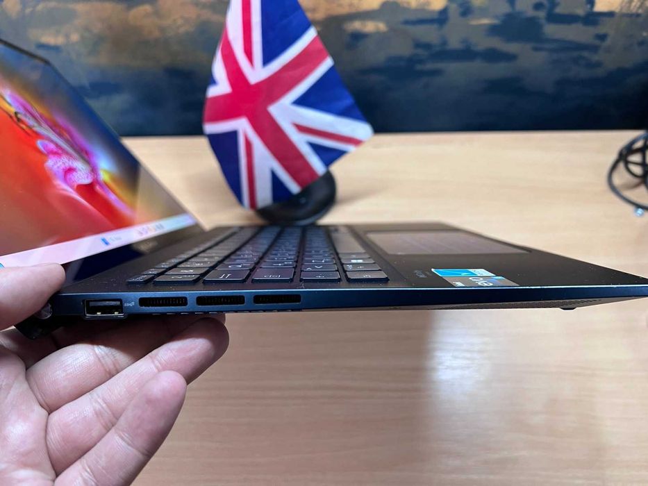 ASUS Zenbook 14 UX3402ZA 14"OLED 2.8k 90Hz i5-1240P 16/512Gb сенсорний