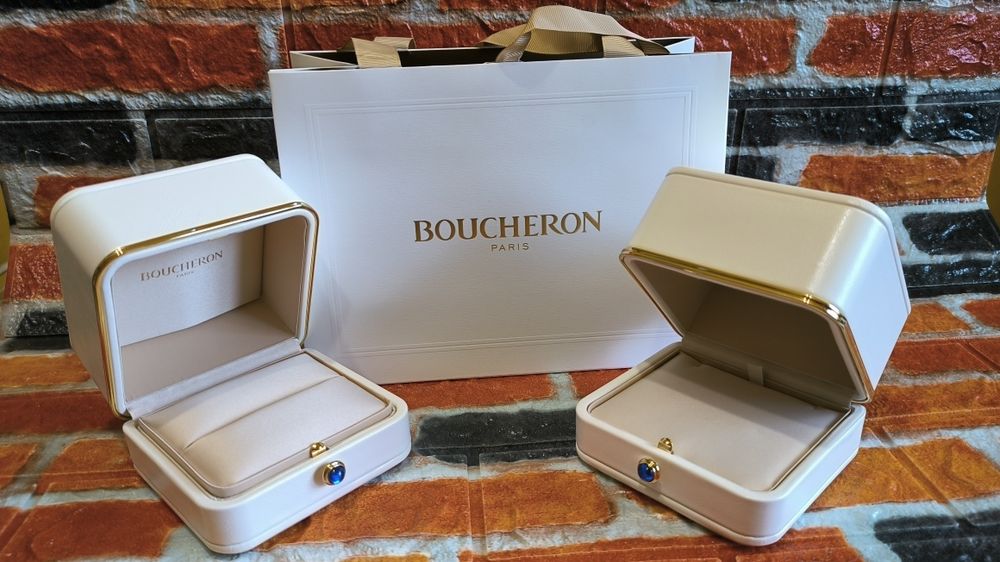 Коробка ля ювелирных изделий Boucheron.