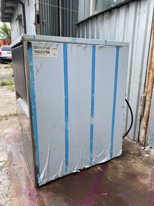 Професійний льодогенератор Ice Tech SS25A.