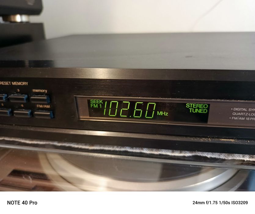 Harman Kardon  tuner-radio.