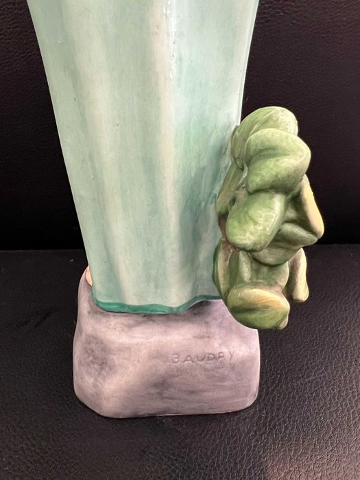 Mãe com Menino colo Biscuit Vista Alegre