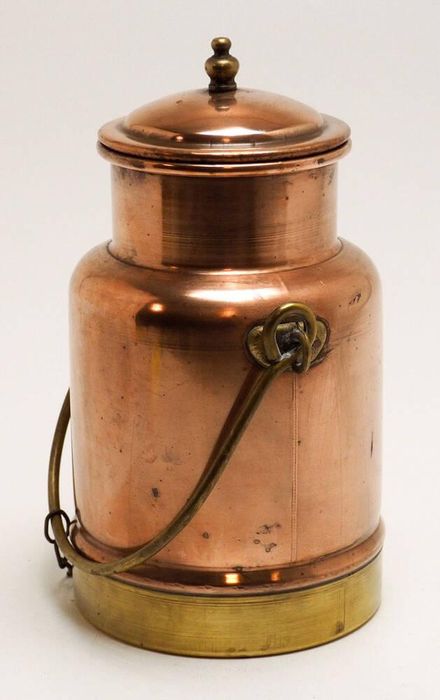 Bilha em cobre antiga