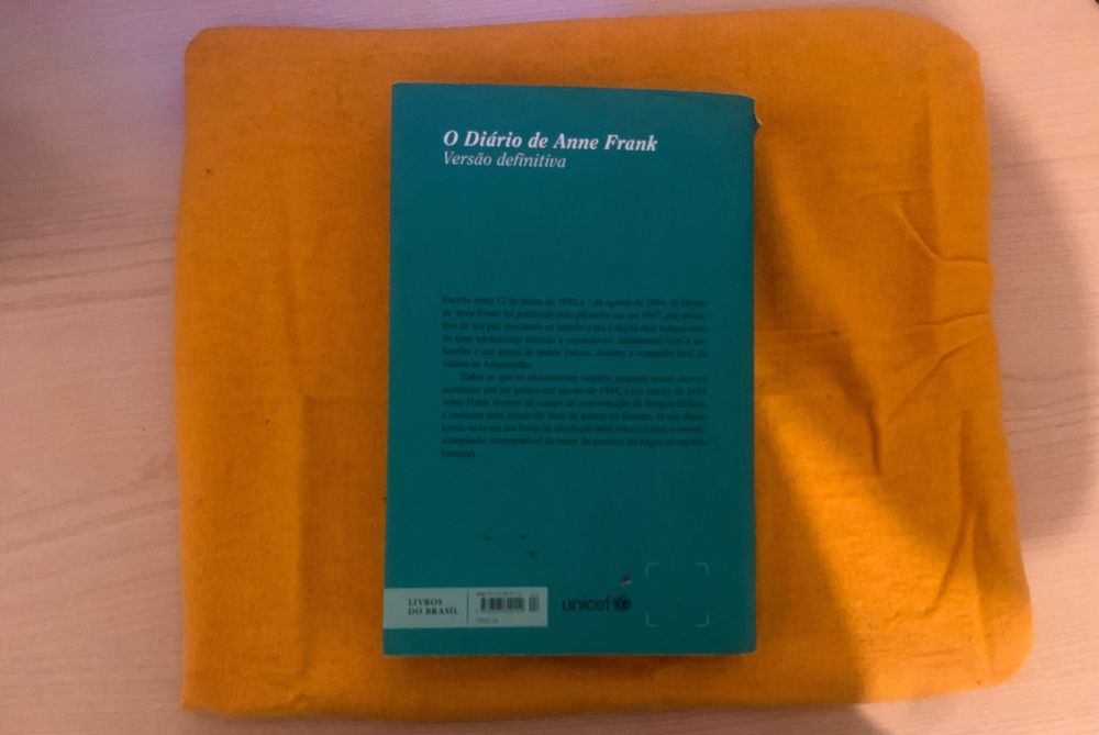Livro "O Diário de Anne Frank"