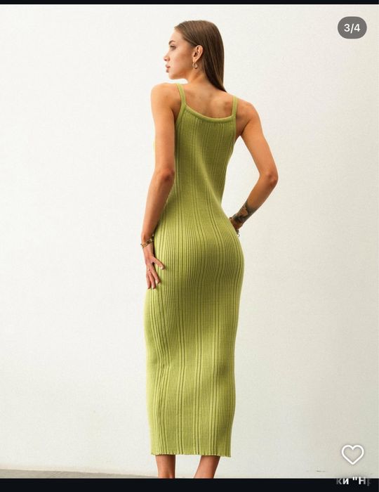 Трикотажна сукня-міді