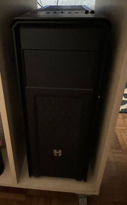 Torre gaming - I5-10600K + RX 580 8GB - desempenho sólido para 1080p