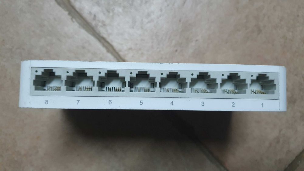 Switch 8 portas TP-Link TL-SF1008D