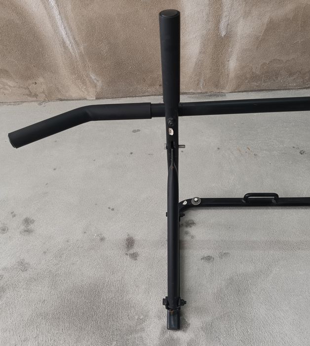 Pull-Up Bar446556277950402561