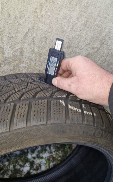 Opony zimowe 215/40 R 18
