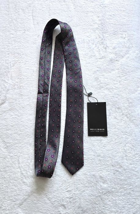 Jedwabny Krawat Wólczanka – 100% Jedwab – Nowy z Metką