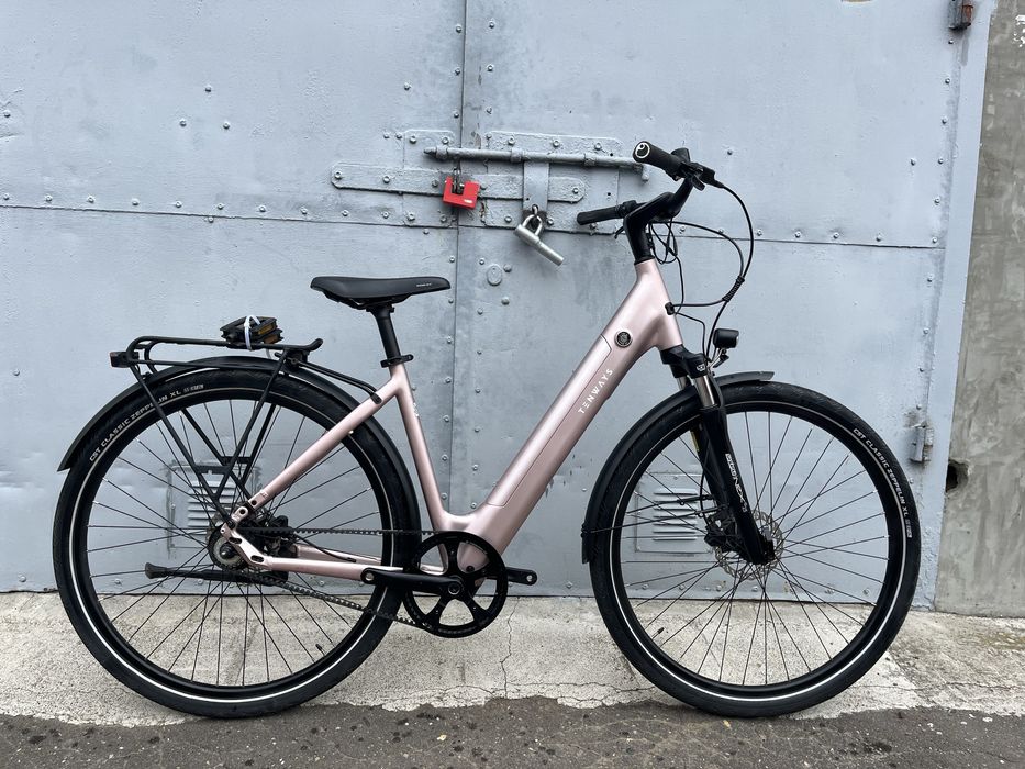 Електро велосипед  Электро дамка BOSCH мотор, малий пробіг