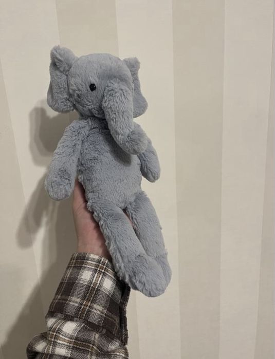 Слоник від Jellycat, розміру Medium