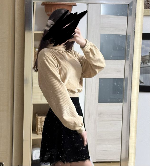 Golf beżowy Bershka