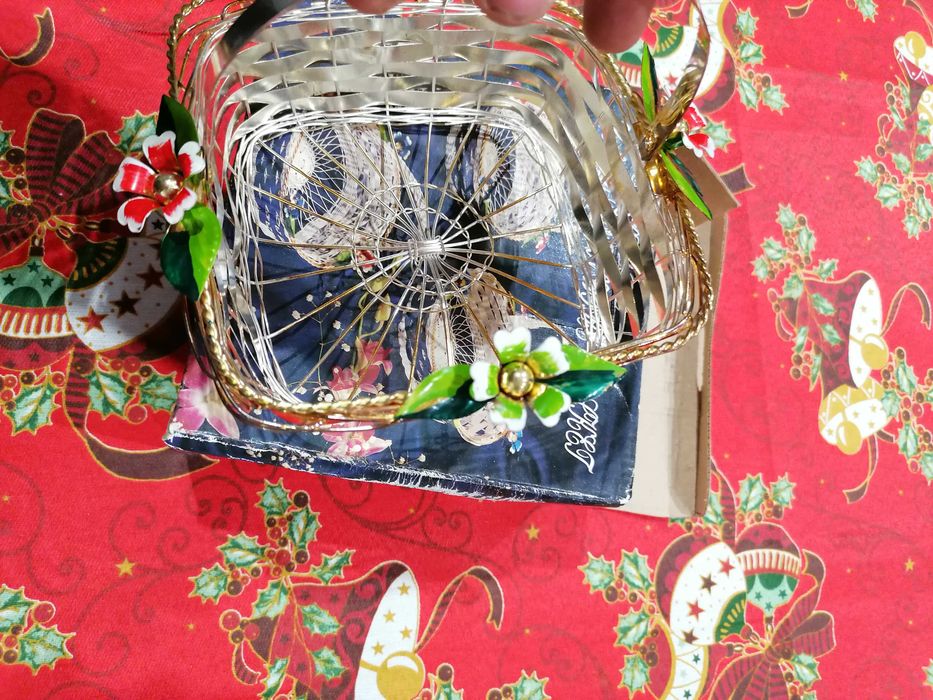 Cesta decorativa em metal422976647050055686