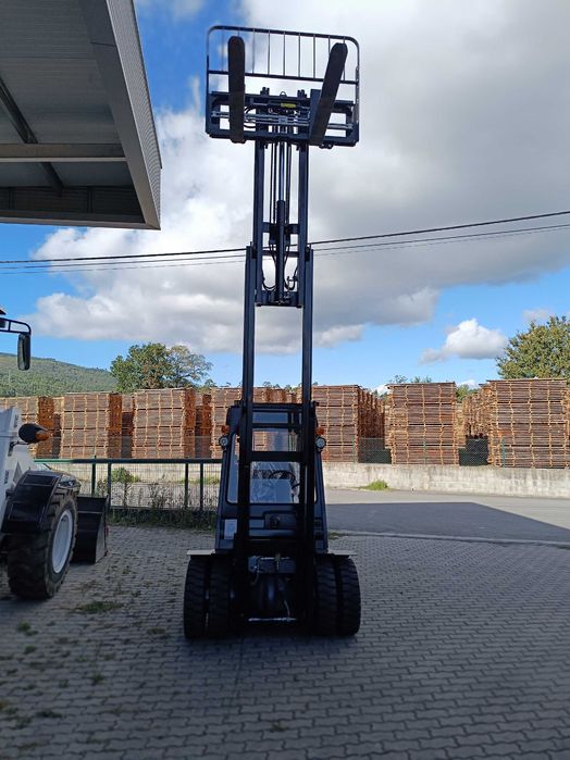 Empilhador 2.5 ton Mitsubishi triplex 4.50 meia cabine