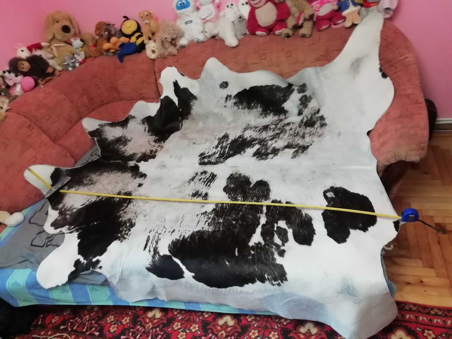 Килим натуральний в вітальню Шкіра корови
