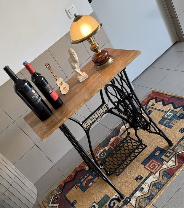 Mesa em pés de Singer aranha