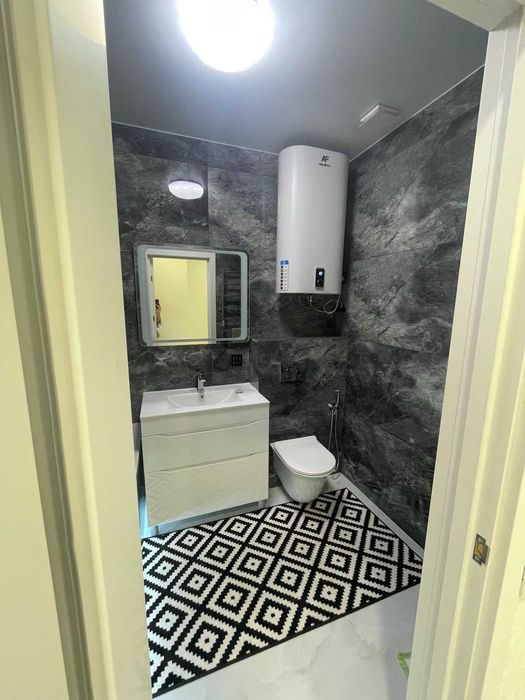 1-но кімнатна квартира з виглялом на річку. Під е-оселю можна!