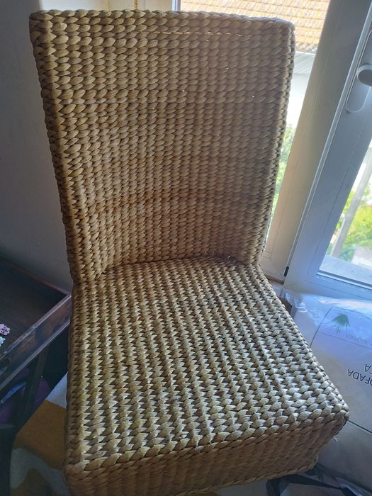 Cadeira em verga nunca usada