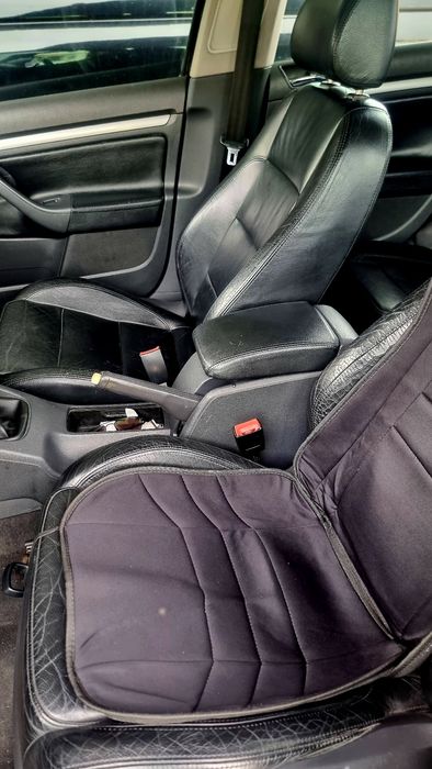 Volkswagen Golf 5  em bom estado