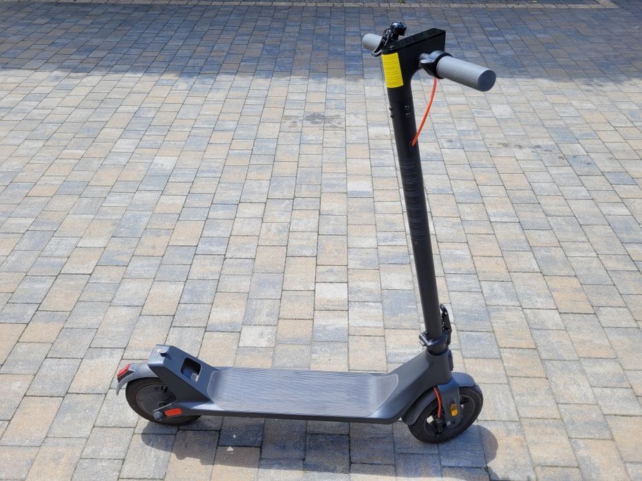 XIAOMI Electric Scooter 4 Lite (2nd Gen) 25km 300W10" Czarny używana