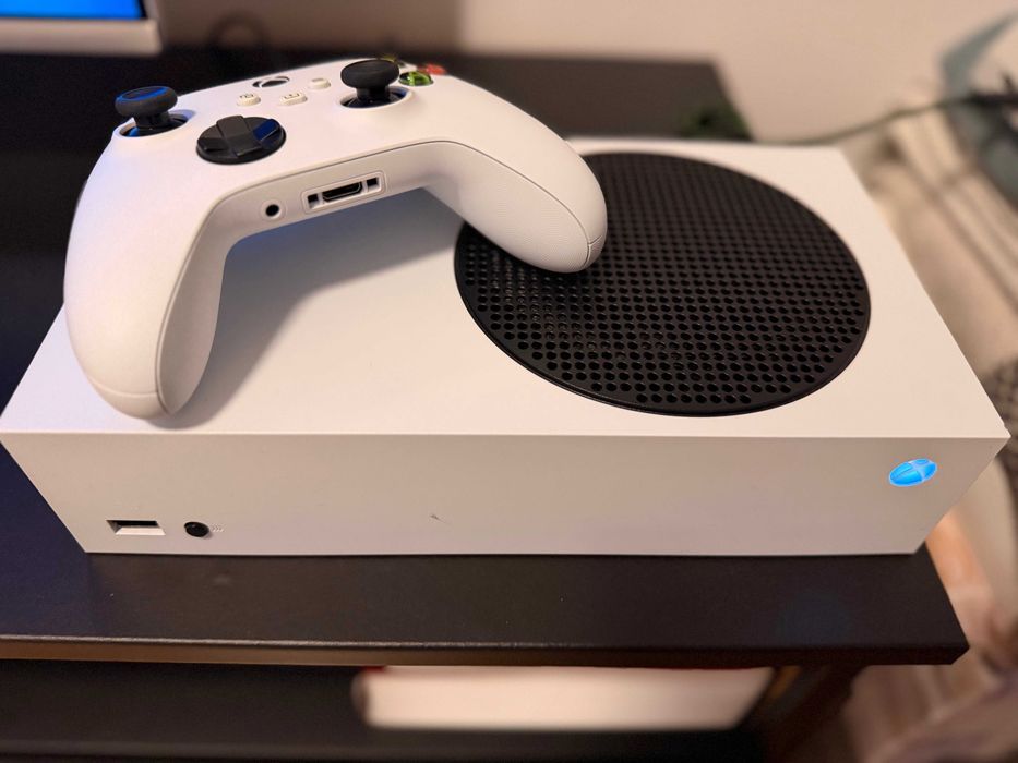 Xbox Series S 512GB com 2 comandos [Como nova]