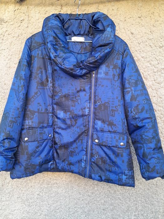 Жіноча куртка демісезонна.