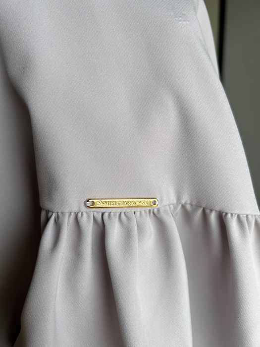 Liliowo popielata sukienka wizytowa By Mielczarkowski