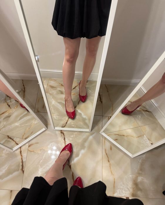 Używane czerwone szpilki