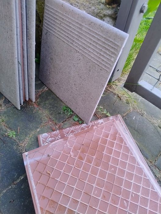 Płytki gresowe schodowe