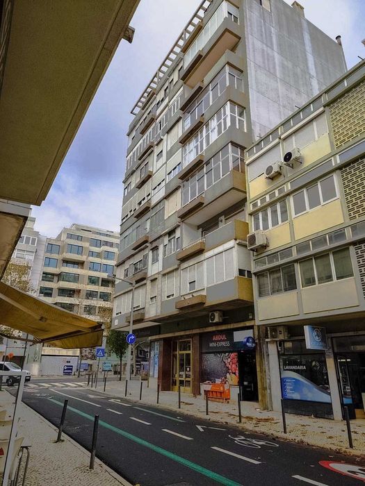 Apartamento T1 para arrendar Campo grande- Alvalade