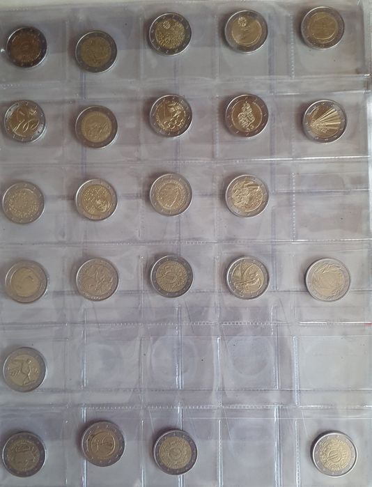 Moedas de euros comemorativas e correntes