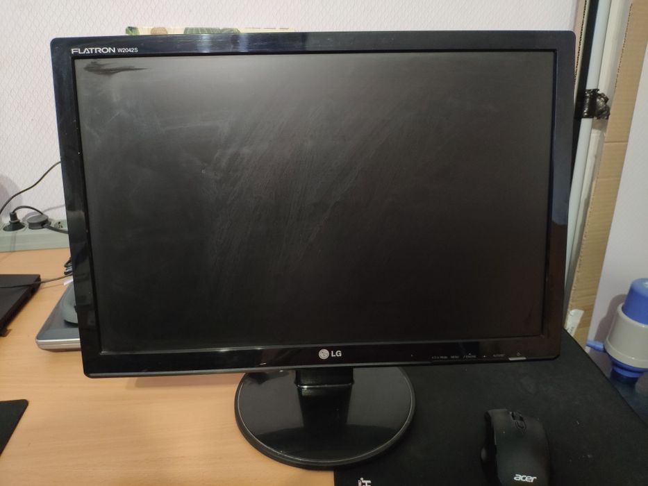 Монітор 20" LG WS2042S