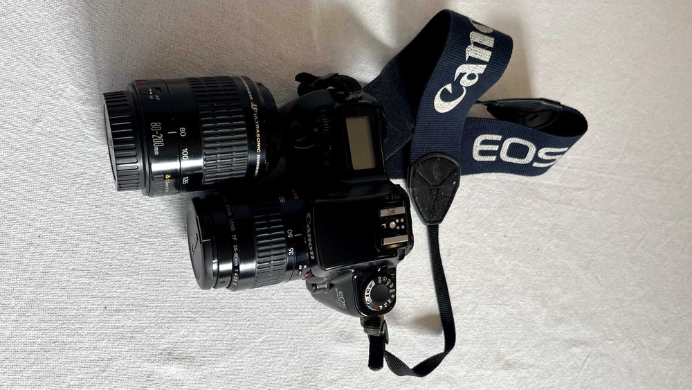 Canon EOS 1000F + 2 objetivas (35-80mm + 80-200mm USM) – analógica