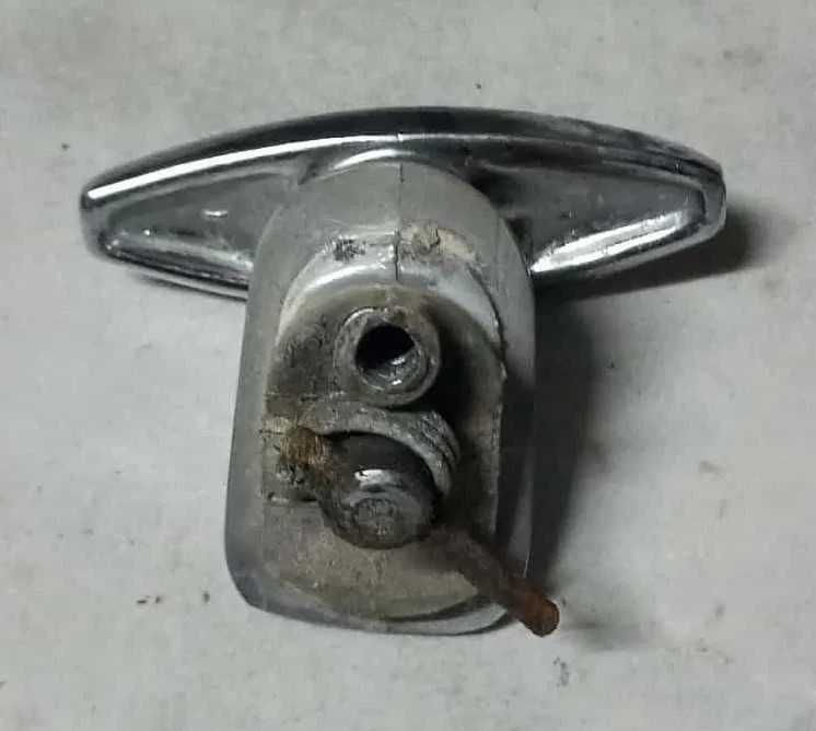 Fechos tampa da mala Renault 4L