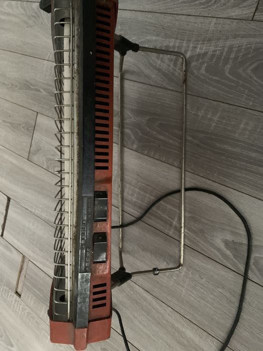 Обігрівач на 1000 вад з трьома режимама 1 400 ват 2 600 і 3 два режима