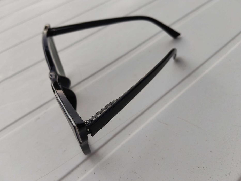Czarne z białą kreską okulary korekcyjne minus -2,5