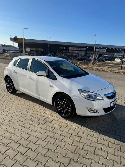 Opel Astra OPEL ASTRA J Turbo, 180 KM, rocznik 2012