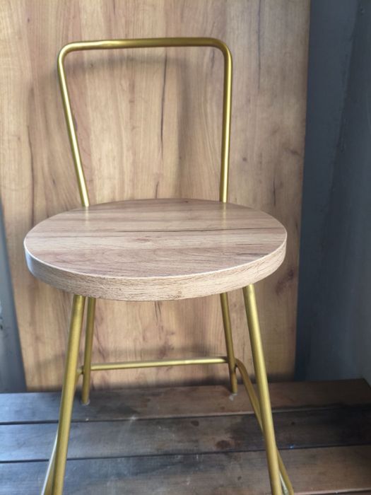 Продам столи та стільці