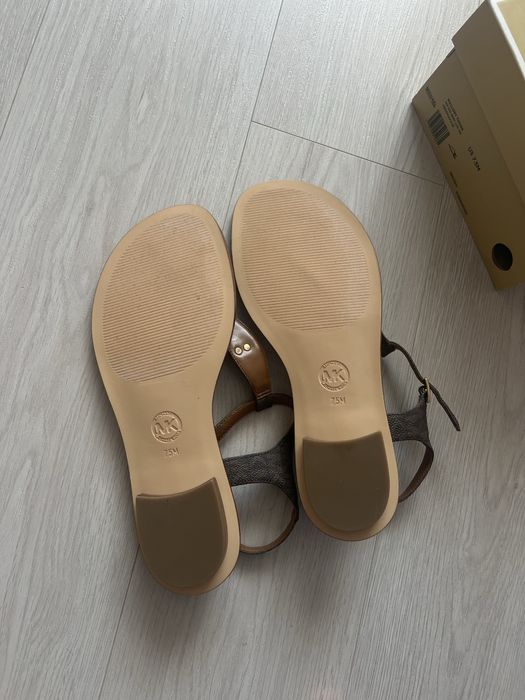 Нові босоніжки Michael Kors
