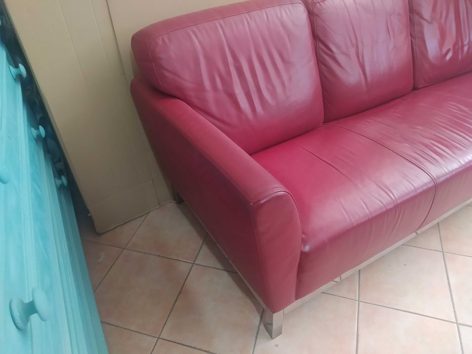 Sofá em pele genuína
