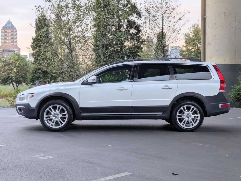 Volvo XC70      2016