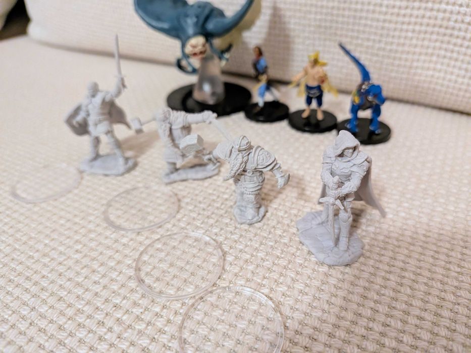 Zestaw figurek D&D - Eberron (malowane) + Nolzur's (do malowania)