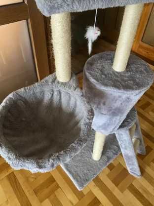 Будинок для кота з кігтеточкою