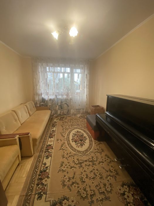 Продається 4 кімнатна квартира