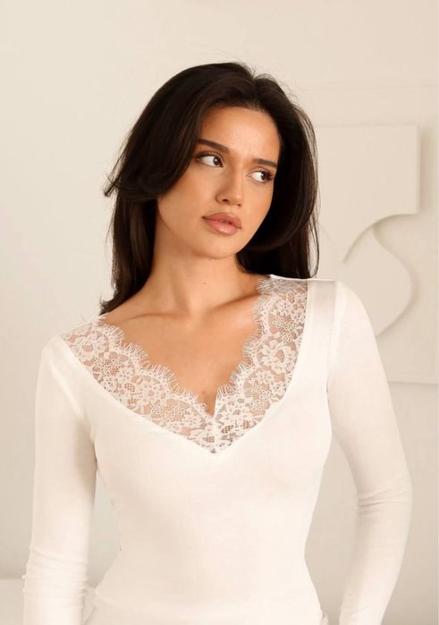 Віскозна кофтинка з мереживом