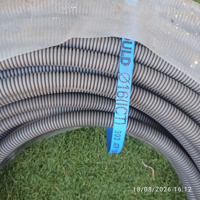 Tubo anelado/corrugado elétrico cinzento