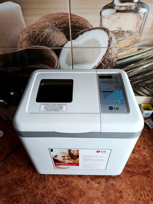 Хлібопічка LG HB-1001CJ