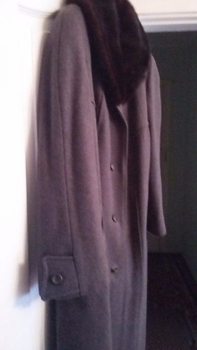 Продам пальто драпове з норковим коміром в ідетальному стані